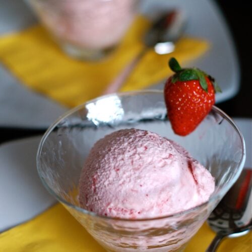 Homemade-strawberry-ice-cream